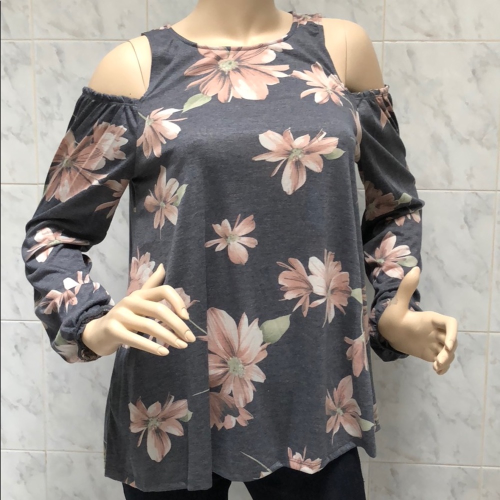 GRAY FLORAL TOP - Picture 5 of 8